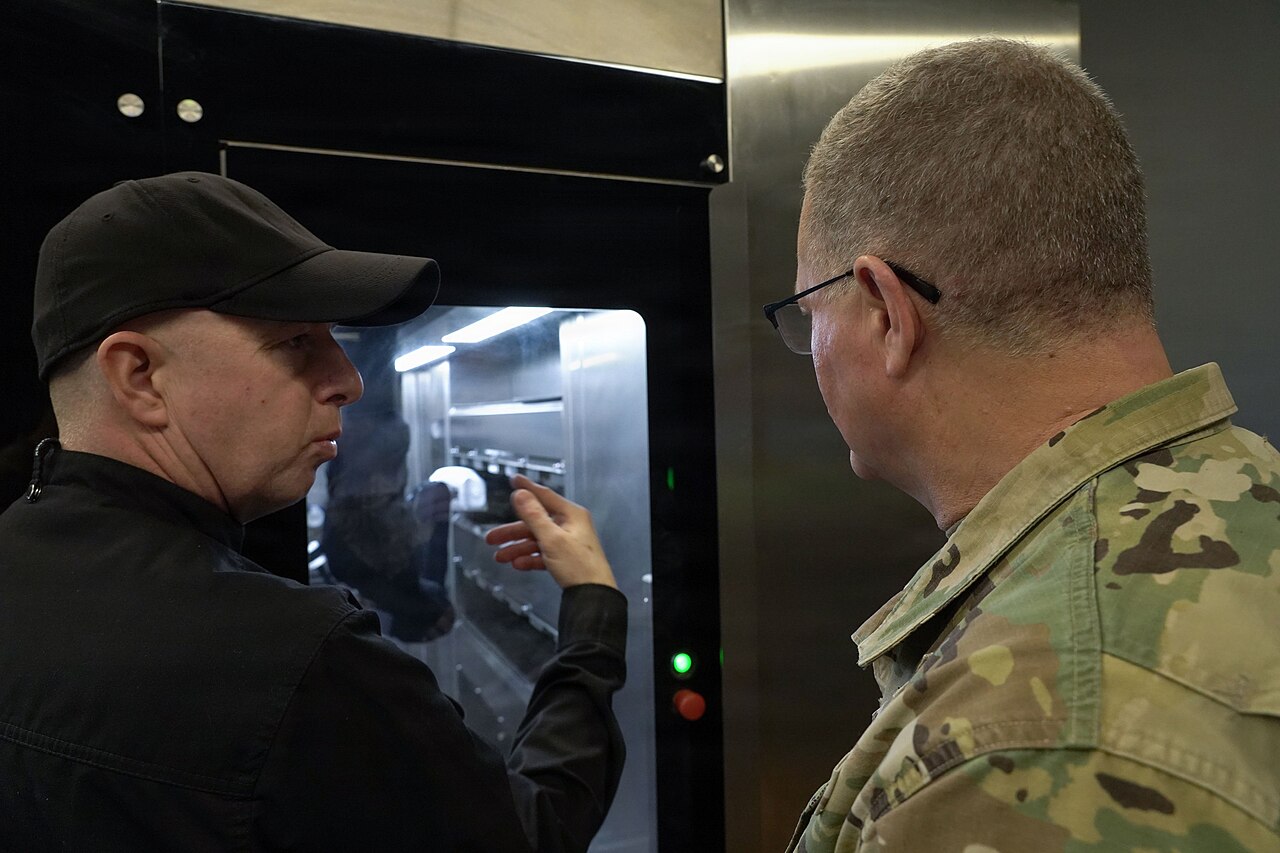 Robots Take the Fry Station: Fast Food's Automation Moment Gets Real